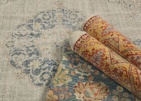 Spirit: Traditional designed polyester machine made rug with vintage look