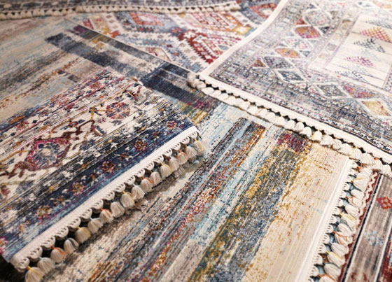 Petra: Modern design with ethnic details made colourful machine rugs