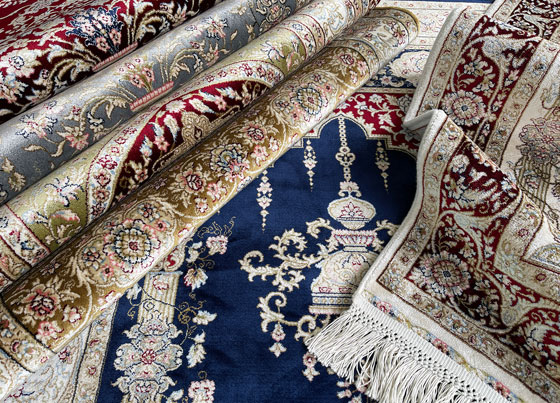 Isfahan Seccade: Traditional Patterned Viscose Machine Made Rug with High Weaving Density