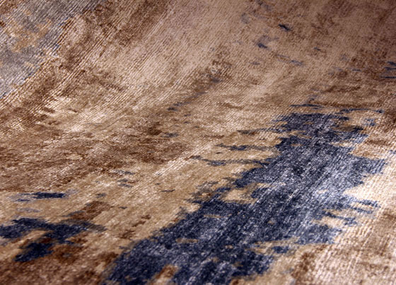 Natura: Viscose silk hand knotted rug