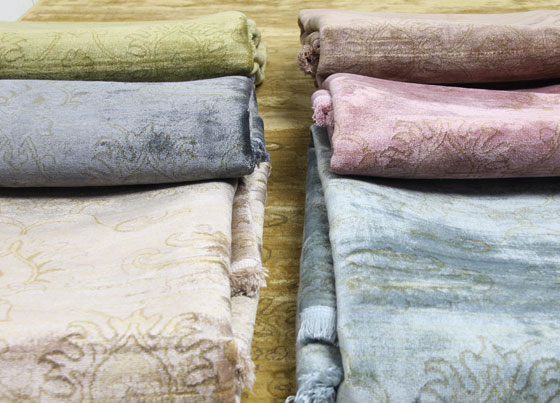 Batik: Machine made overdyed viscose rug