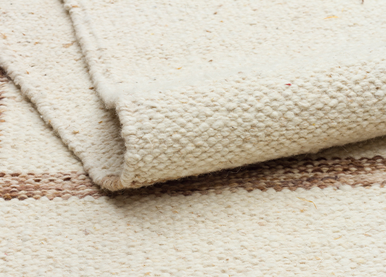 Pune: El emeği ile Eğrilmiş yeni Zelanda Yünü ile Üretilen Modern El Dokuma Kilim